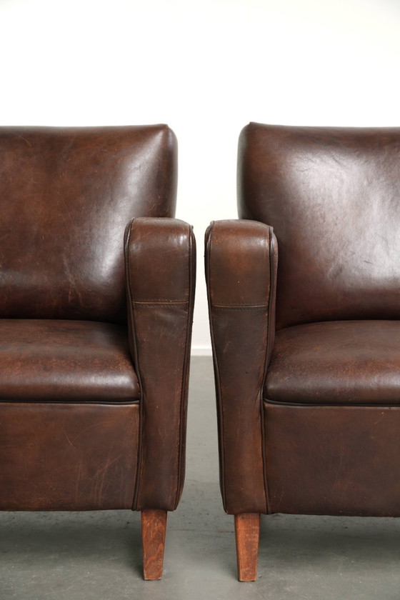 2x Poltrona Vintage Robusta in Pelle di Pecora in un Bel Colore Scuro con un Bel Design Inglese – Poltrone (photo 10 of 13)