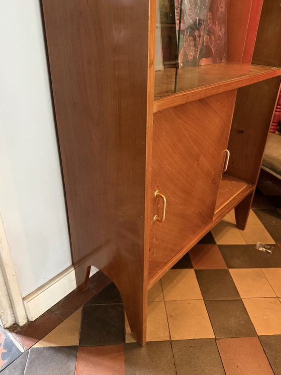 Image 1 of Mobiletto vintage in stile scandinavo con ante in vetro