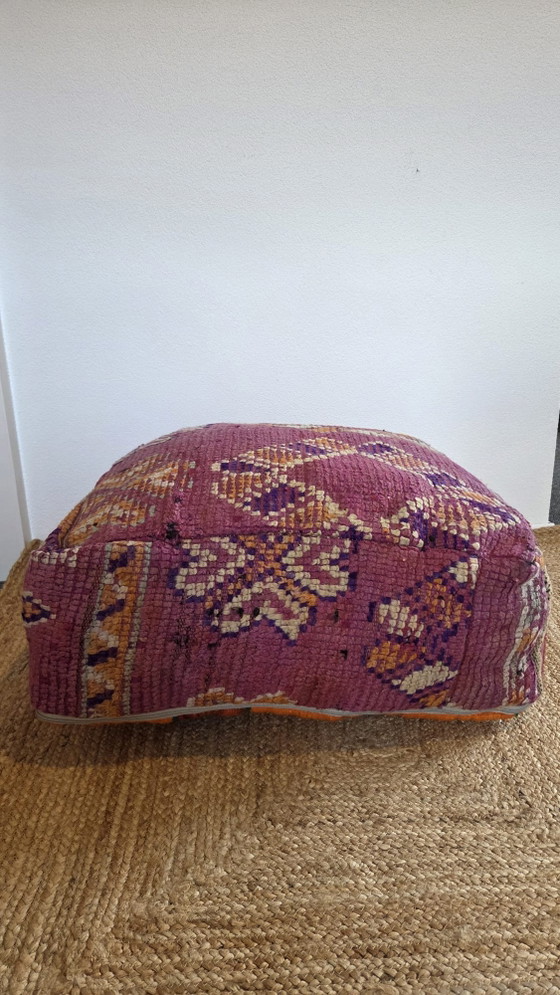 Vintage Berber Pouf – Footstools & poufs, Wool (photo 7 of 7)