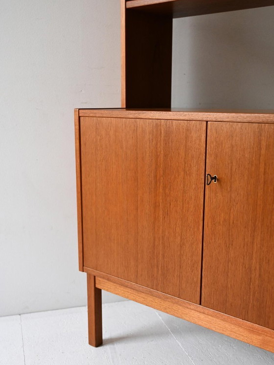 Image 1 of Libreria scandinava vintage con ante a battente e ripiani aperti