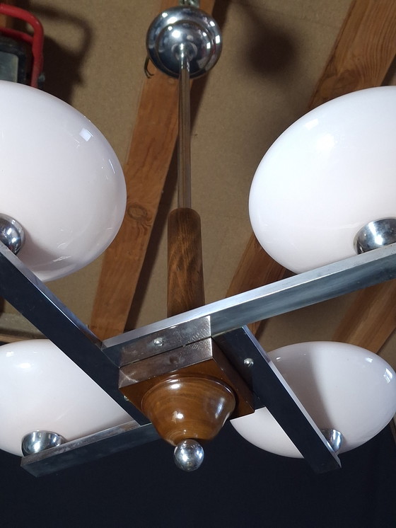 Image 1 of Impresionante lámpara de araña Art Déco de la década de 1950: cromo y cristal opalino rosa pálido.