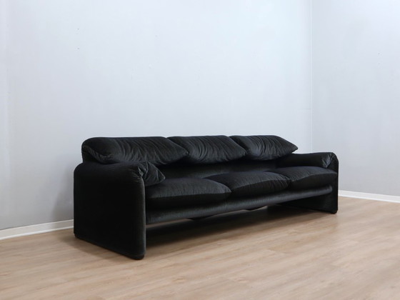 Image 1 of Divano vintage Cassina Maralunga a 3 posti in velluto blu e verde degli anni '80