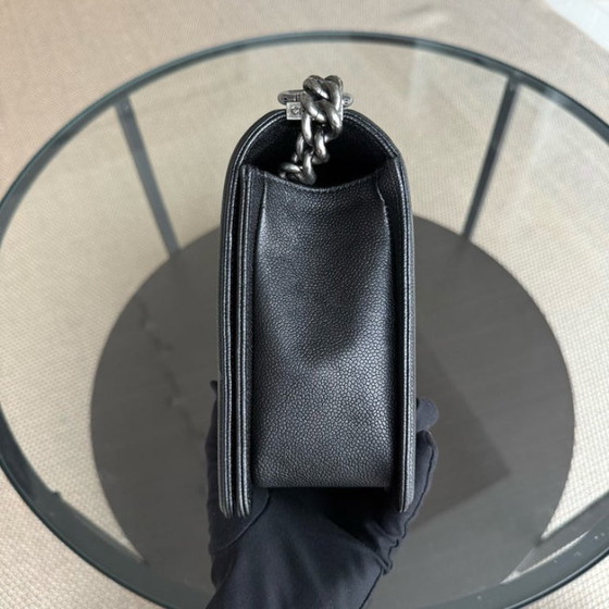 Image 1 of Chanel Boy Medium - Caviar 28CM Nuovo Medium Trapuntato Nero Rutenio Hardware Argento