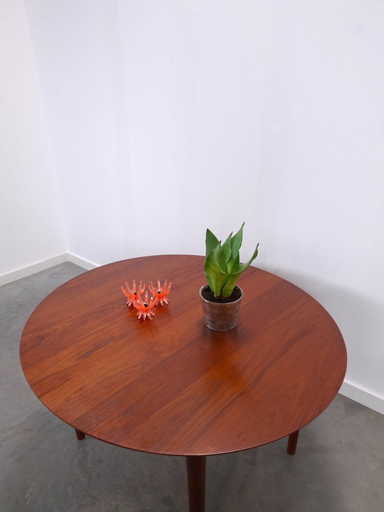 Vintage Danish Søborg Møbelfabrik extendable oval round teak Dining table, Wood, Brown (photo 11 of 17)