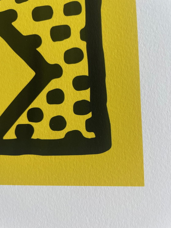 Image 1 of Keith Haring (1958-1990), Sin título, 1984, (Pirámide con ovnis), Copyright Keith Haring Foundation, Licencia de Artestar New