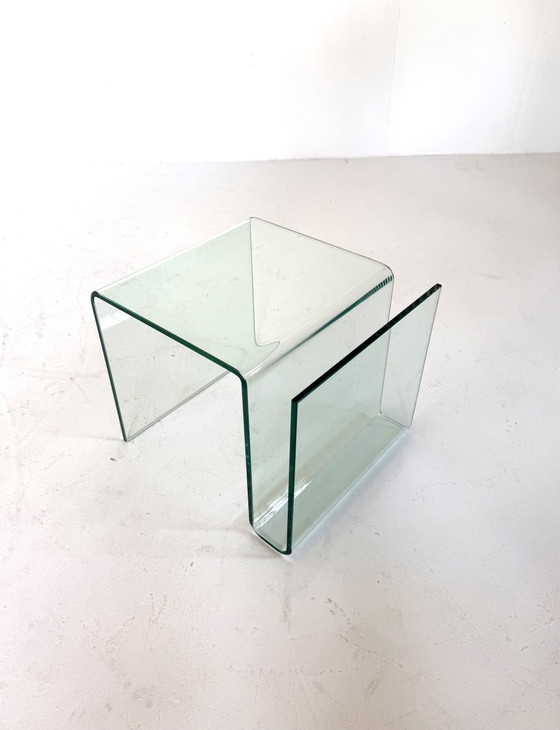 Image 1 of Gebogen glazen bijzettafel 