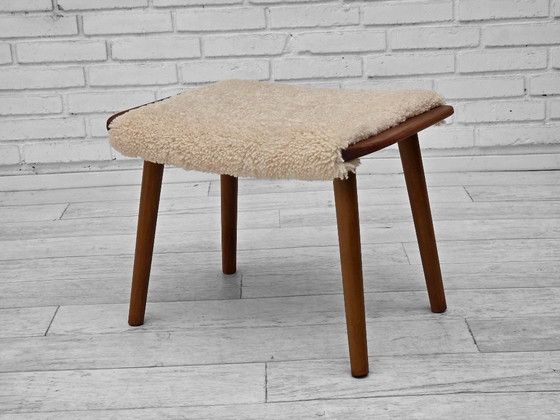 Image 1 of Jaren 60, Deens ontwerp van A. Christensen voor Slagelse Møbelværk, schapenvacht.