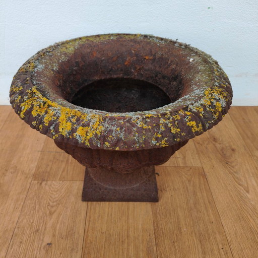 Vintage gietijzeren tuinvaas, plantenbak bloembak