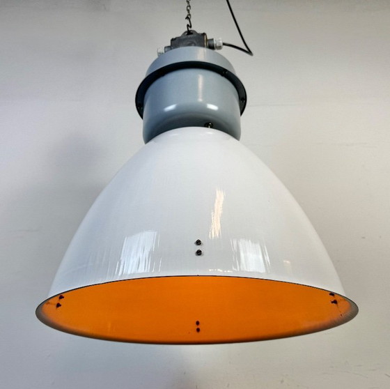 Image 1 of Grande lampe industrielle en émail blanc d'Elektrosvit, années 1990