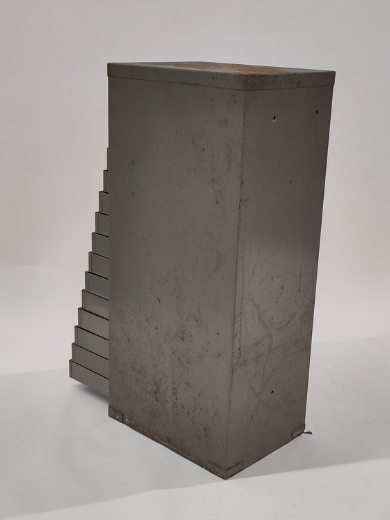 Image 1 of Mobiletto vintage in metallo con 15 cassetti