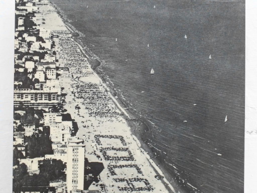 Cocacola umbrellas aerial photography Jesolo beach Italy years '60 by studio Ferruzzi Venice and Marco Lion photographer.