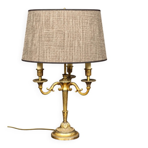 Lampe de style Louis XV. Bronze massif doré.