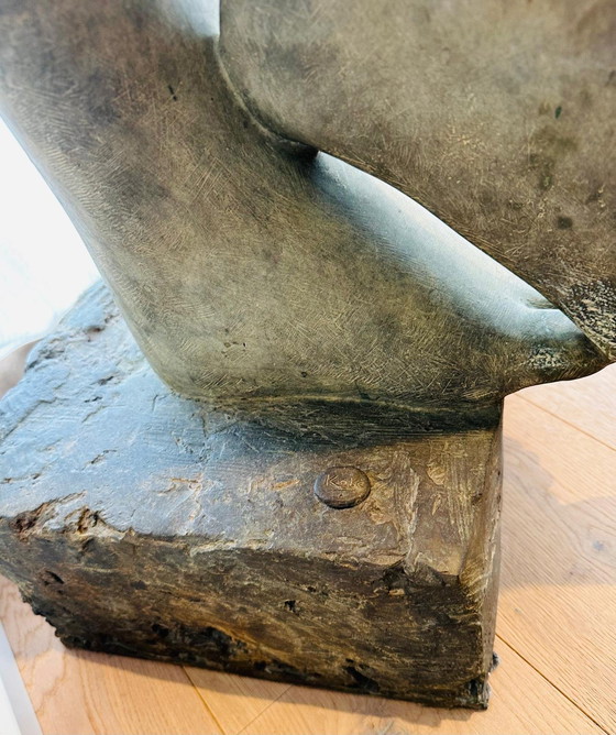 Image 1 of Kobe, krachtige ‘Vrouw zonder hoofd’