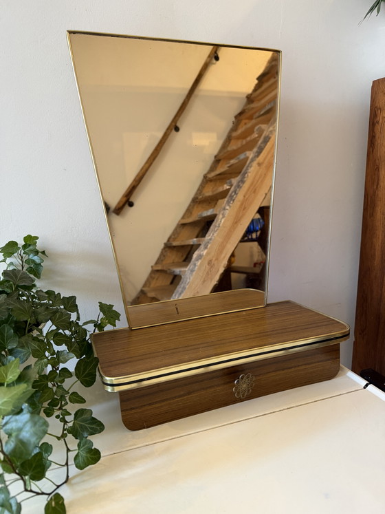 Image 1 of Miroir des années 1960 avec tiroir et étagère