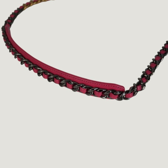 Image 1 of CHANEL PORTEMONNEE AAN KETTING 19