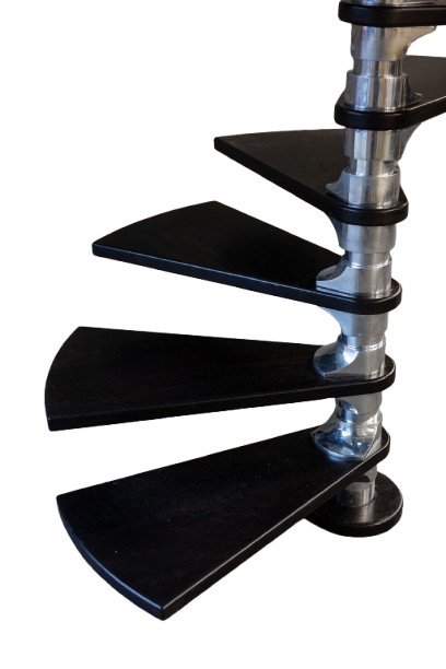 Image 1 of Roger Tallon. Wenteltrap van aluminium en mahoniehout. Circa 1970.