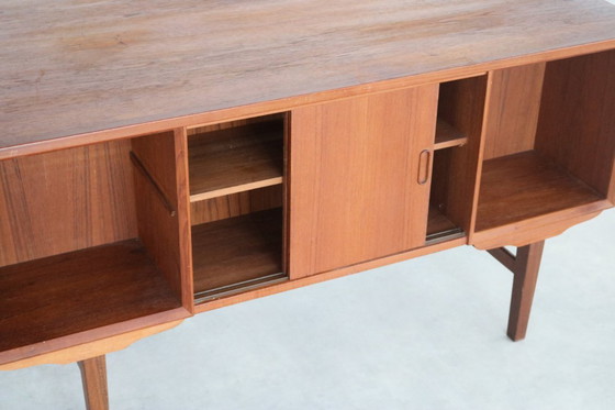 Image 1 of Vintage teak Deens bureau