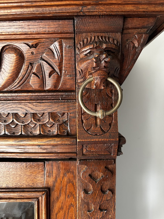 Image 1 of Antiker Eichenbücherschrank mit abgeschrägtem Glas (ca. 1890–1910)