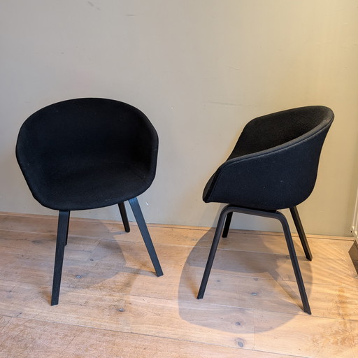 2x Hay AAC 23 Acerca de una silla