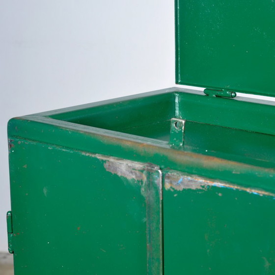 Image 1 of Gabinete industrial de hierro, década de 1970