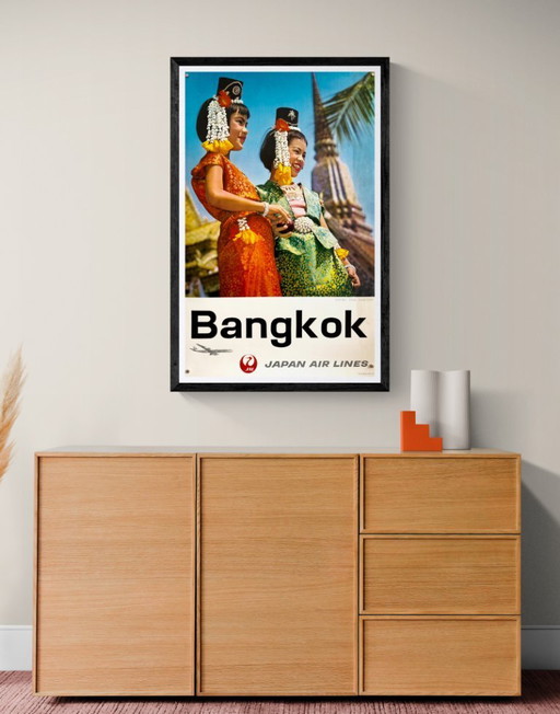 ✈️ Japanese Airlines: Bangkok – Junge thailändische Tänzerinnen – ca. 1965 – Originalplakat | 100,5 × 62,5 cm | Japan