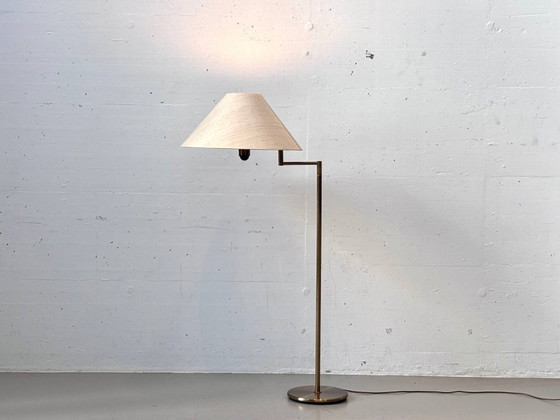 Image 1 of Lampadaire élégant en laiton avec abat-jour en tissu, années 1990
