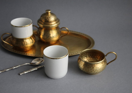 Image 1 of Juego de café expreso Ottone Battuto A Mano para 2 personas, de porcelana, con soportes de latón, firmado.