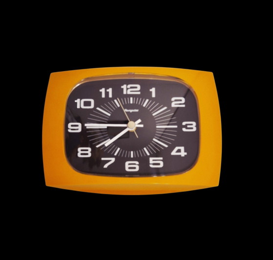 Vintage Wall Clock 1970s Space Age Orange Clock – Plastic (photo 2 of 5)