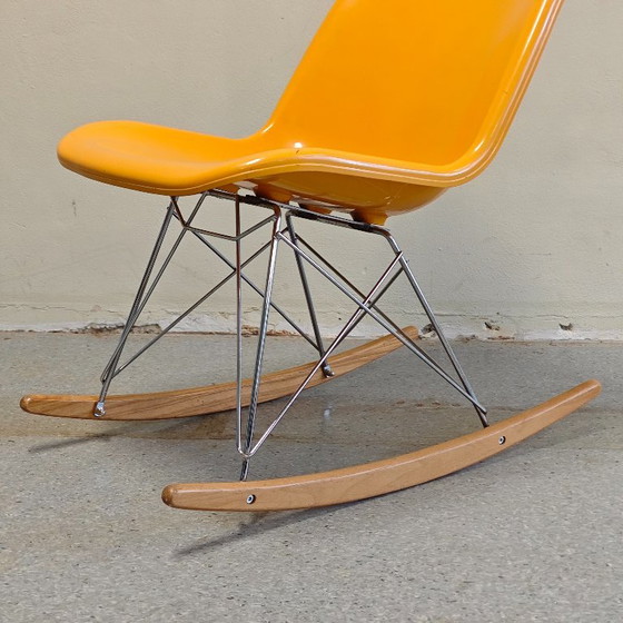 Vintage Houtoku/Artifort Rocking chair – Plastic, Metal (photo 4 of 11)