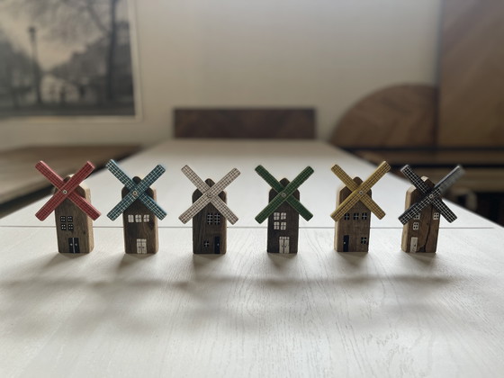 Image 1 of Casas en miniatura y molinos de viento