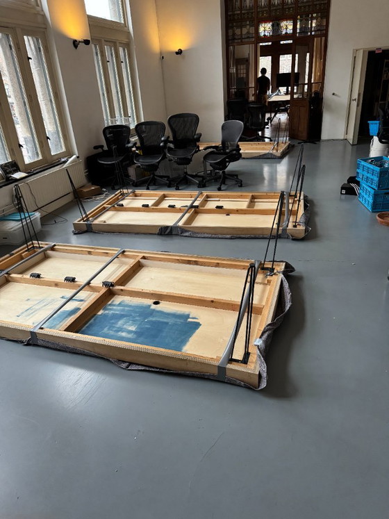 7 scrivanie personalizzate a 4 posti, in legno e marmoleum nero. – Custom, Metal, Wood (photo 6 of 6)