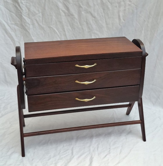 Beautiful Mid-Century Danish Design Sewing Cabinet (1950s/60s) – Storage cabinet, Wood (photo 2 of 21)