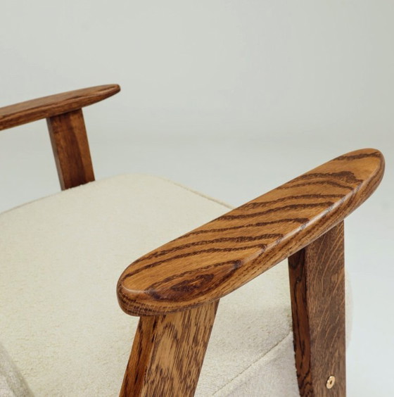 Image 1 of Vintage fauteuil beige bouclé Eikenhout ontwerp van Chierowsky 366
