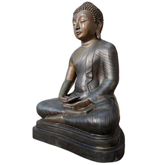 Grote bronzen Boeddha – Sri Lanka 16,8 kg en antiek – Beeldhouwkunst, Gold (photo 9 of 17)
