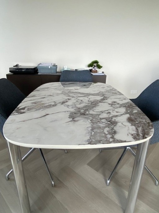 Table de salle à manger Leolux, plateau en céramique et pieds en acier inoxydable, 140 x 90 cm
