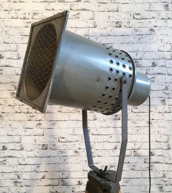 Image 1 of Grande faretto grigio vintage su treppiede in legno, anni '60