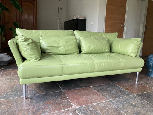 Trendiges apfelgrünes Rolf Benz Sofa