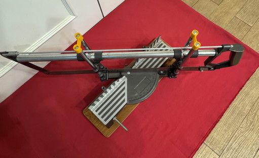 Manual cutting machine for frames – onderhoudsproducten, Wood, Metal (photo 2 of 14)