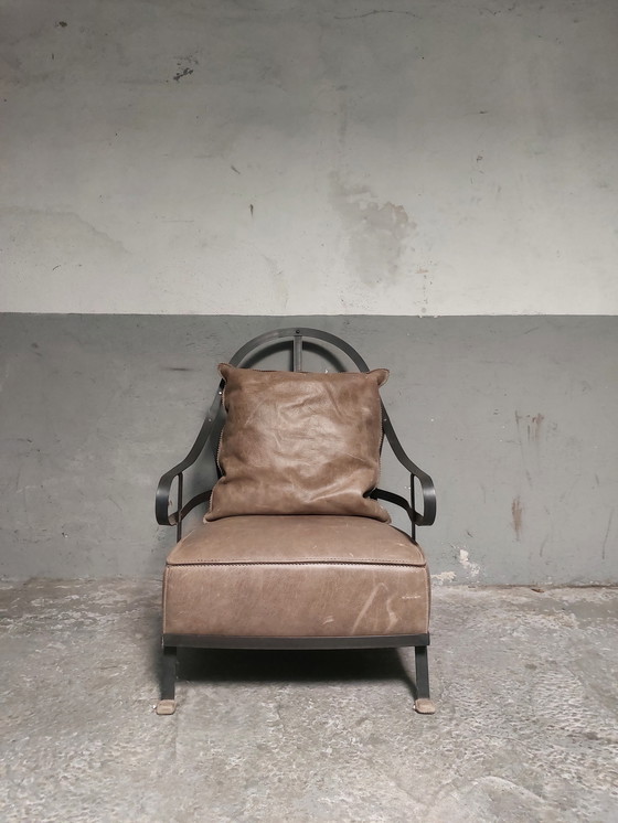 Image 1 of Poltrona in pelle con metallo