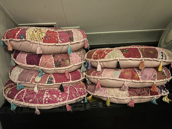 Image 1 of Poef Lodsh