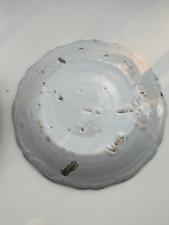 Image 1 of 2 platos antiguos del siglo XVIII