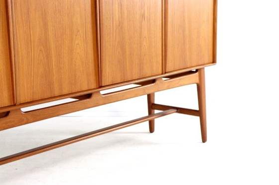 Image 1 of Credenza Svend Aage Madsen per K. Knudsen & Son, design vintage danese