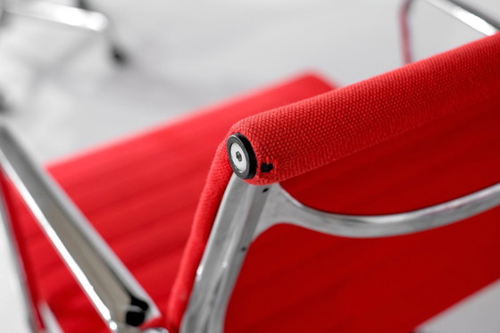 Image 1 of Conjunto de sillones EA 117 de Charles Ray Eames para ICF USA 1969.