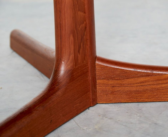 Juul Kristensen Superelliptical Mid-Century Dining Table for Glostrup – Wood (photo 9 of 17)