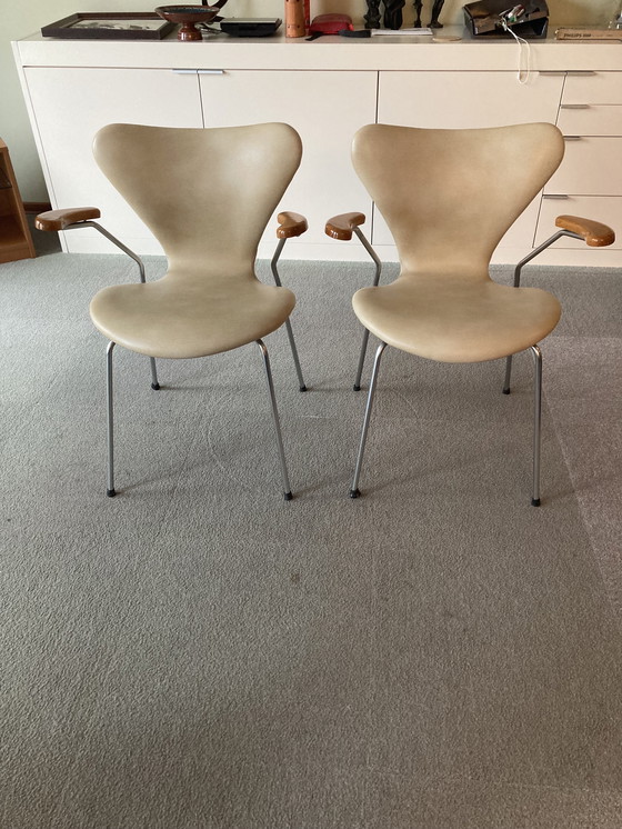 Image 1 of 5 design leren Vlinderstoelen Frits Hansen