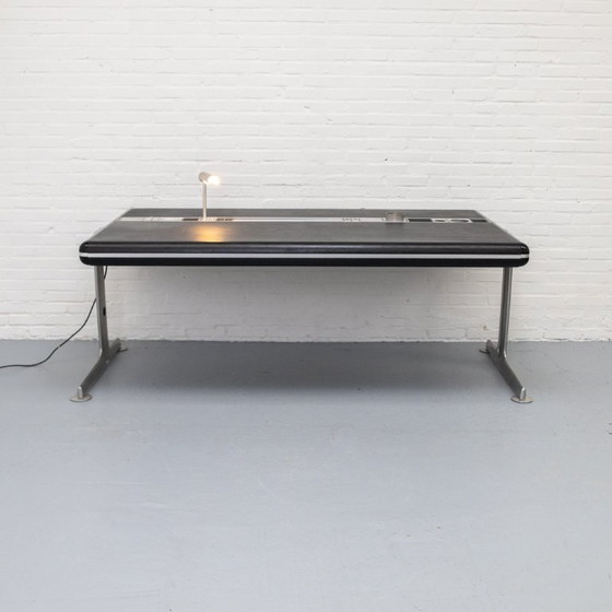 Image 1 of Executive Agency Alex Linder '70s