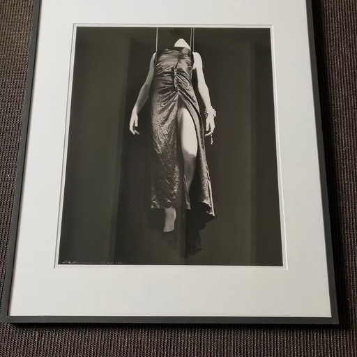 DEFORMATION BLACK AND WHITE PHOTO / PAUL BLANCA