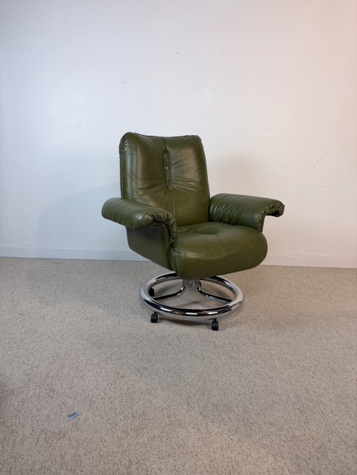 Poltrona lounge vintage in pelle verde – stile Tucroma