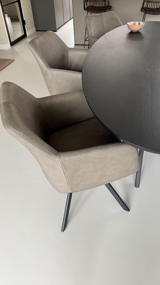 Image 1 of 3 draaibare eettafelstoelen met leer bekleed