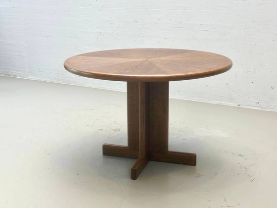Round vintage dining table made of oak, 1970s – Wood (photo 8 of 14)